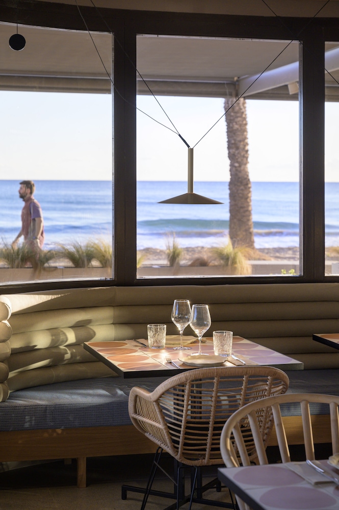 Akquaaa Boutique Hotel 36/48