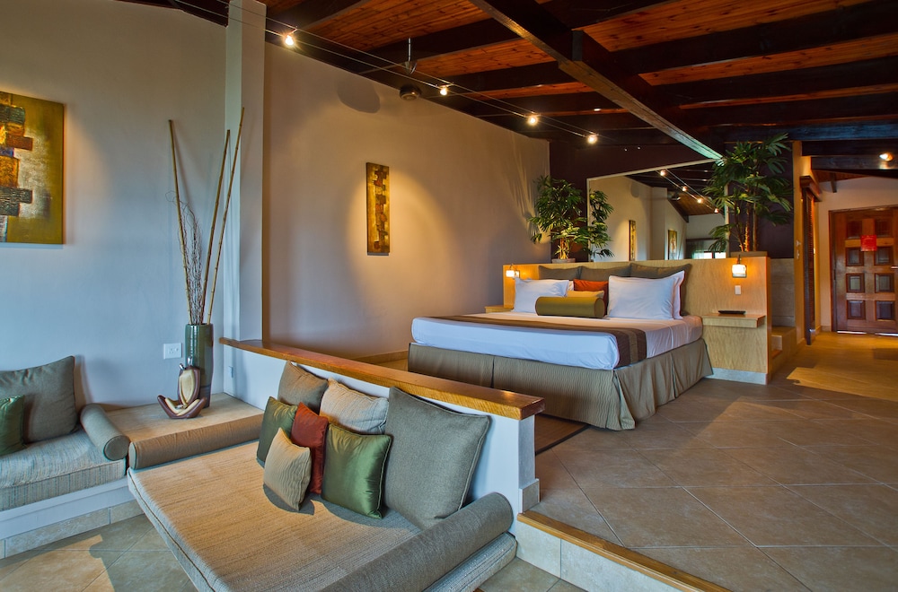 Coco de Mer Hotel and Black Parrot Suites 28/79