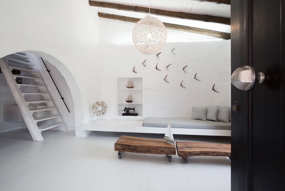 Monastery Estate Guesthouse 4/48