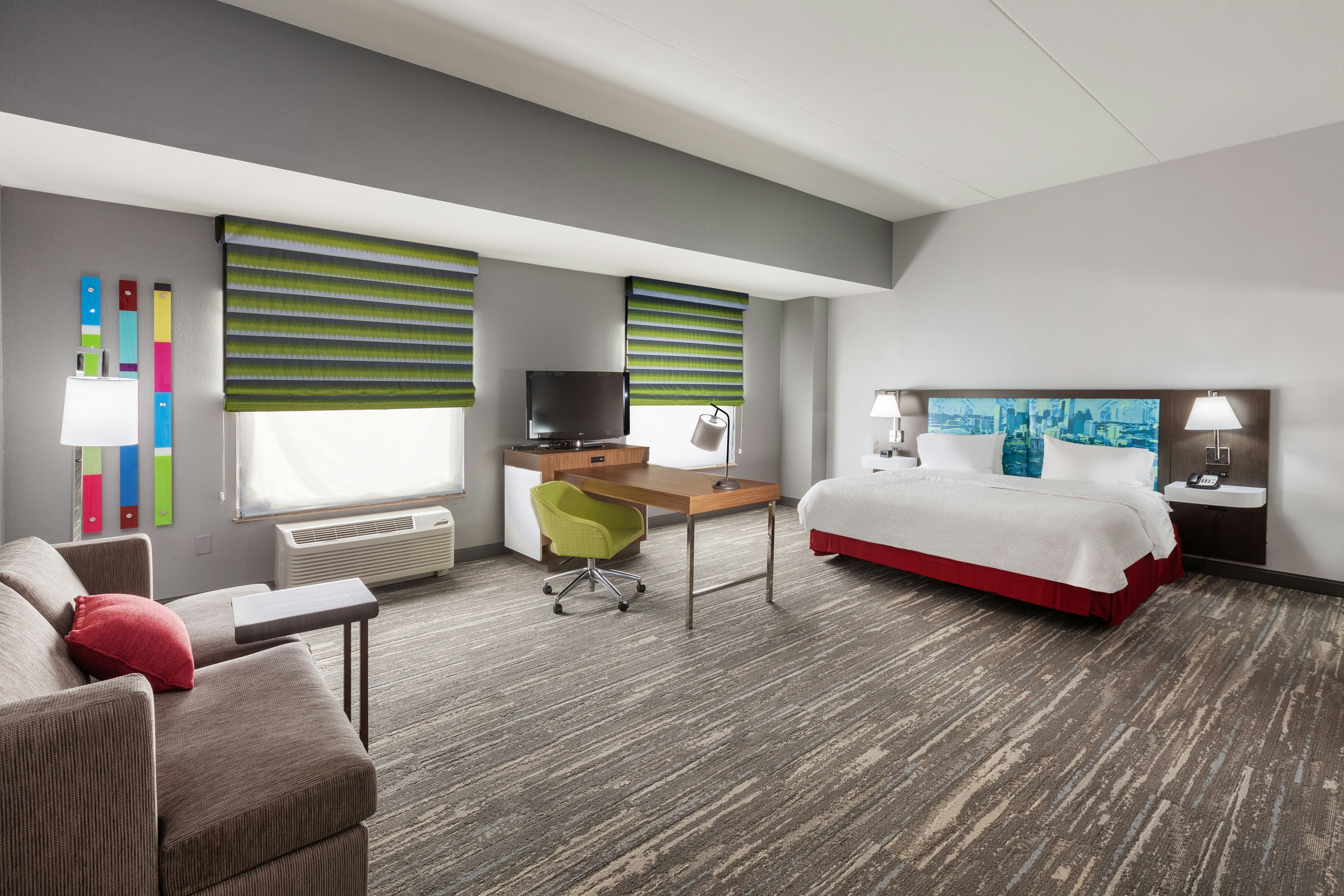 STUDIO, KING BED, ACCESSIBLE