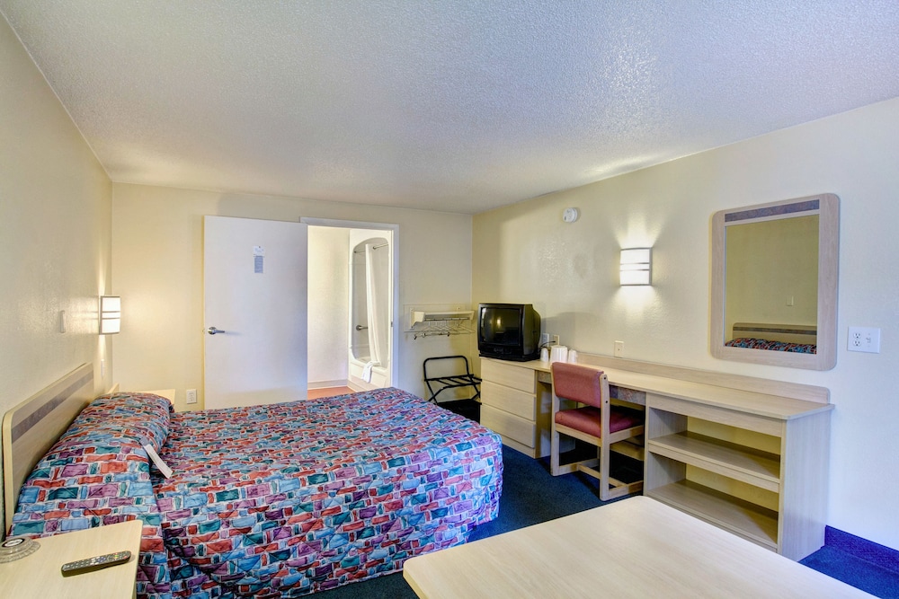 Knights Inn Burlington, NC 5/15