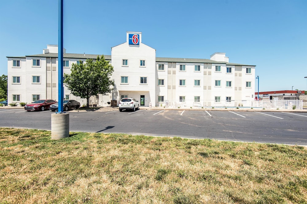 Motel6 Junction City, KS 7/47