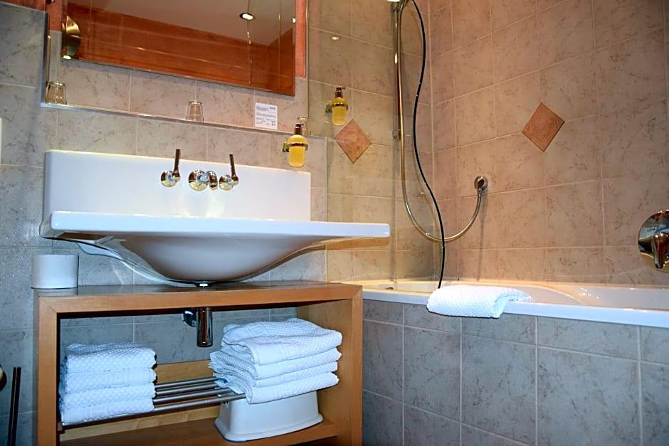AKZENT Hotel Roter L?we 23/23