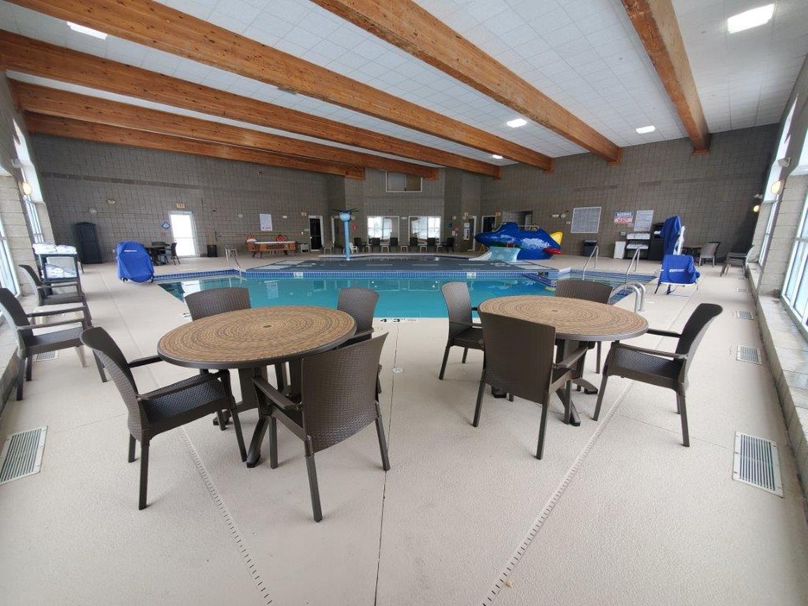 Cobblestone Suites Oshkosh 56/75