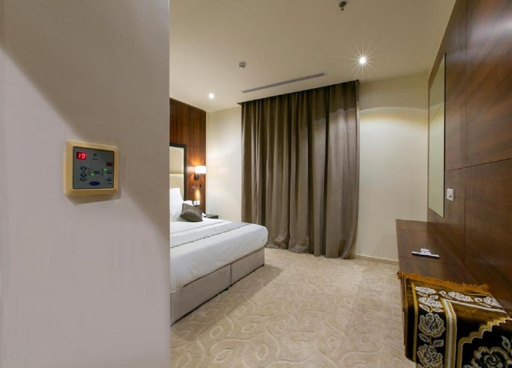 فندق ذا اس(The S Hotel Prince Sultan St) 20/37