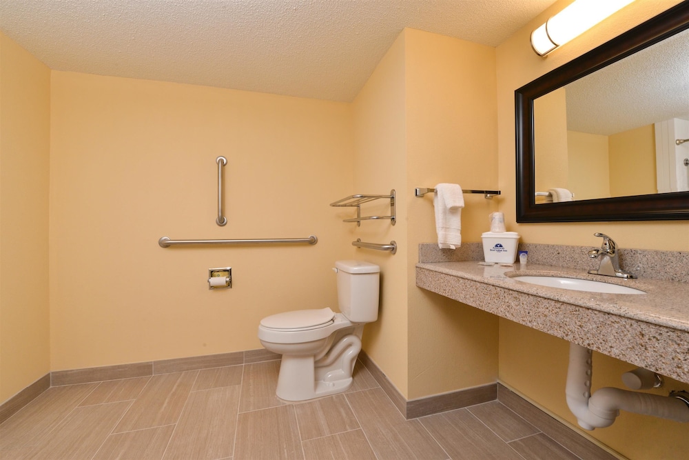 Americas Best Value Inn Tupelo Barnes Crossing 11/28