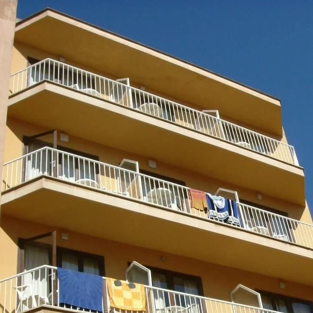 The Hostal Tierramar 2/27