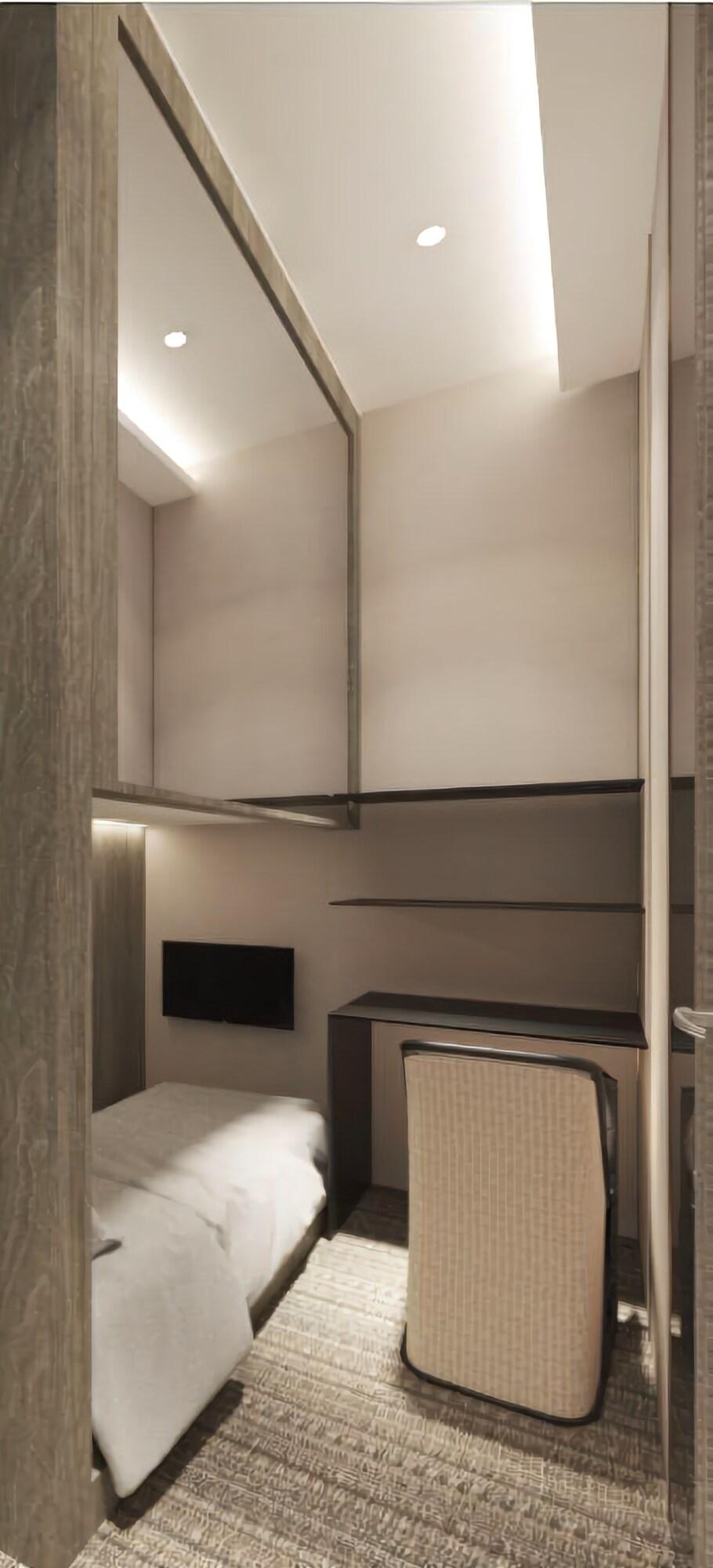 Cabin, No Window