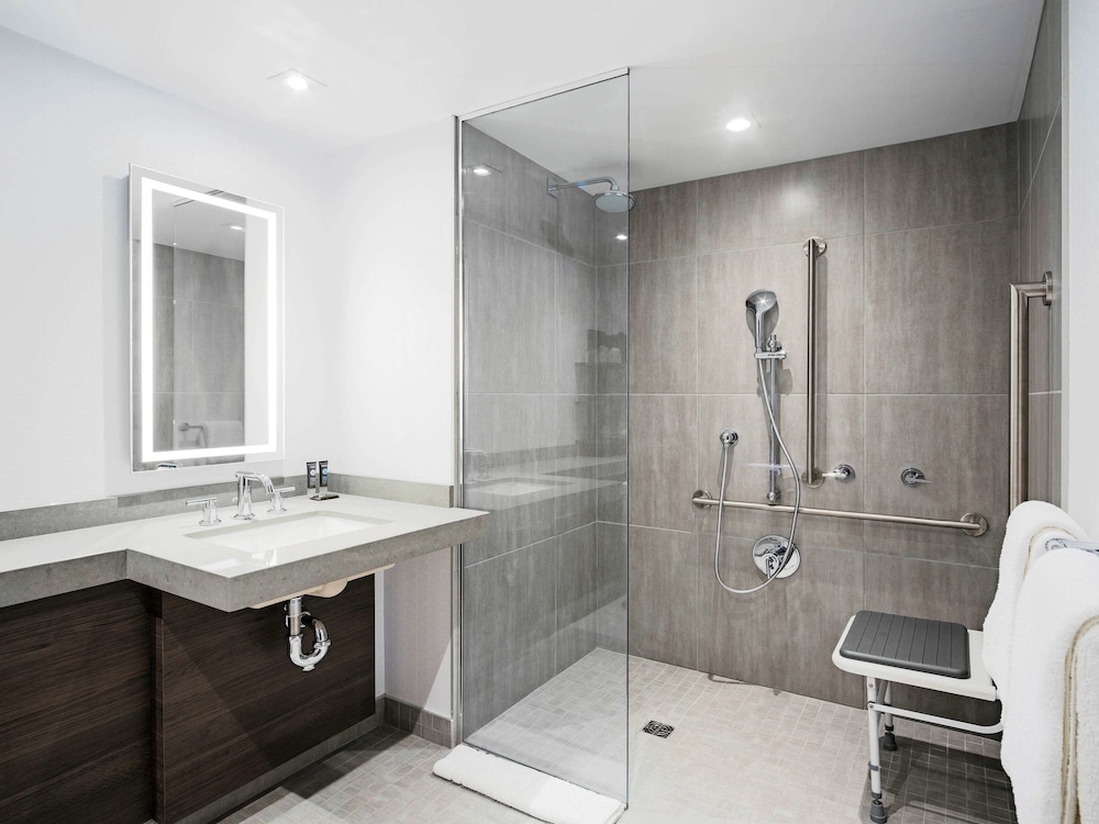 Novotel Montreal Centre 55/58