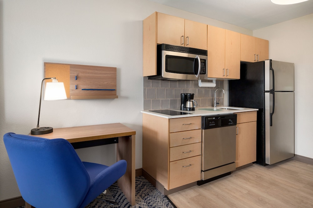 Candlewood Suites Watertown-Fort Drum 62/68