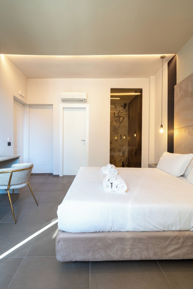 Hotel Diamond 11/50