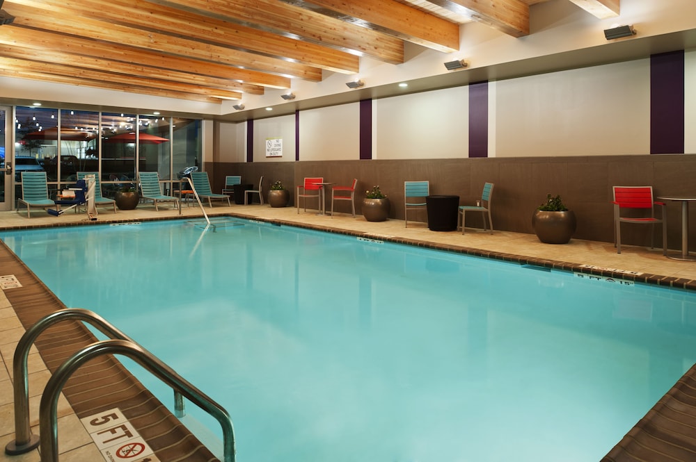 swimming pool spa