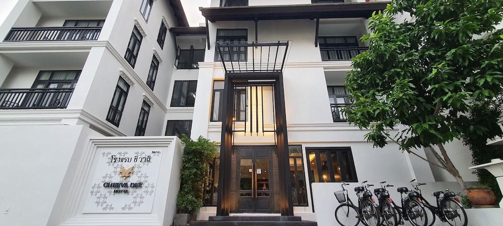 Cheeva Dee Hotel 4/75