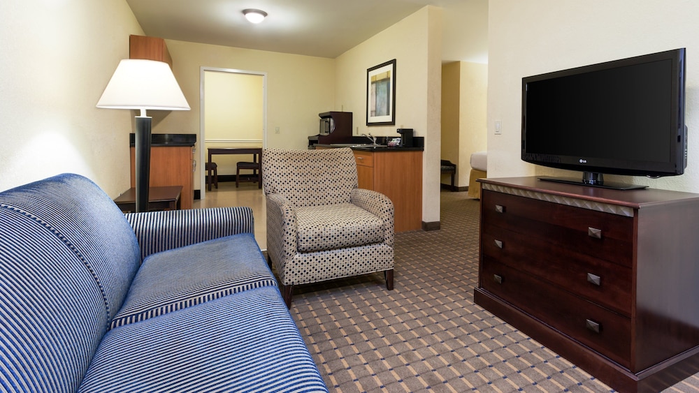 Holiday Inn Express And Suites Allentown West Ex Bw Plus Allentown Inn Suites 36/52