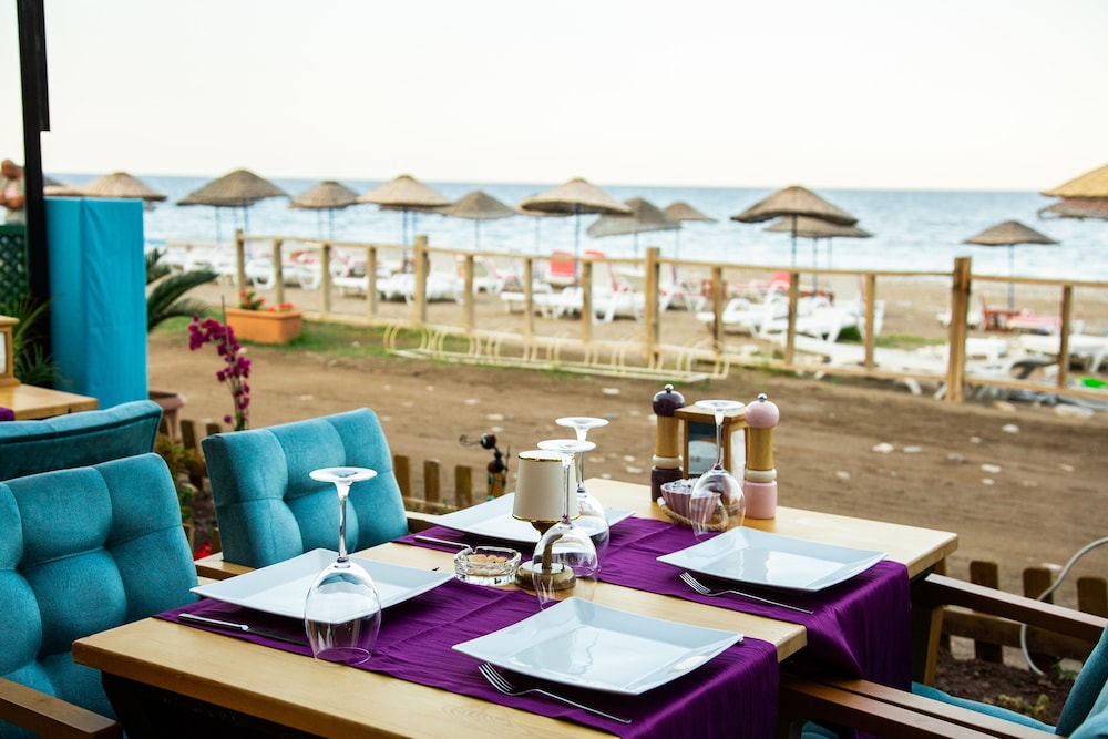 Kara Kedi Beach Bungalow 25/50