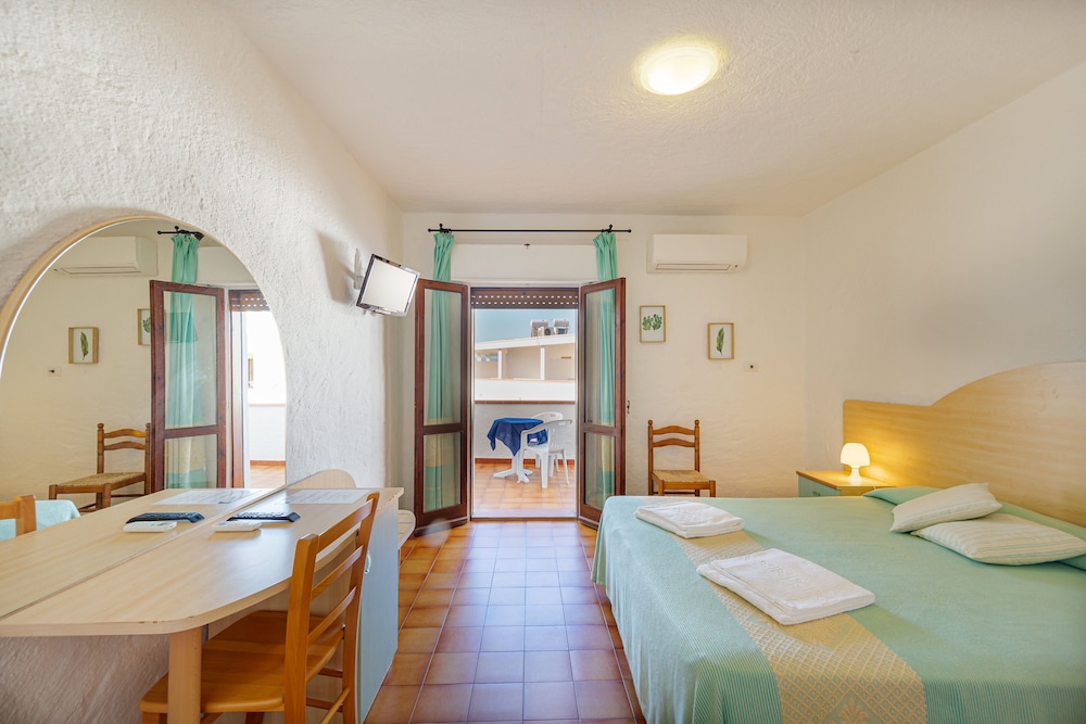 Hotel Mare Blue 24/38