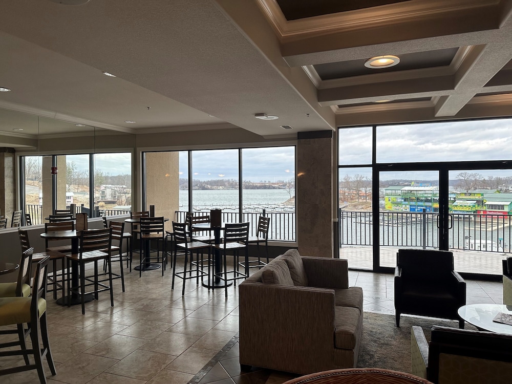 Camden On the Lake Resort Spa Yacht Club 44/68