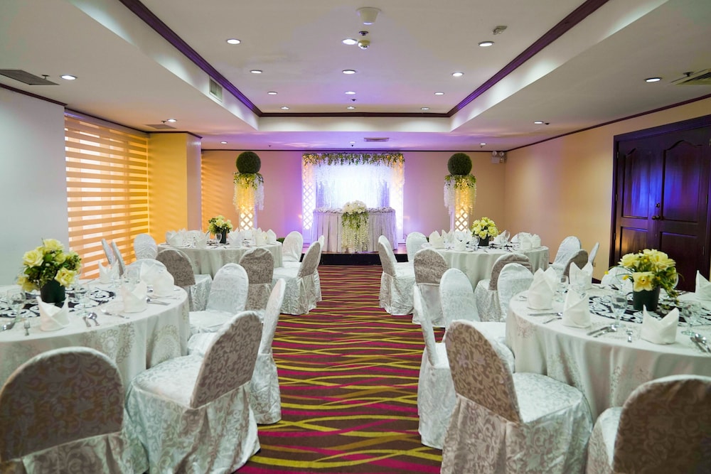 Berjaya Makati Hotel 67/72