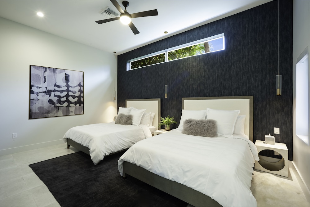 Black Urchin Boutique Resort 22/65