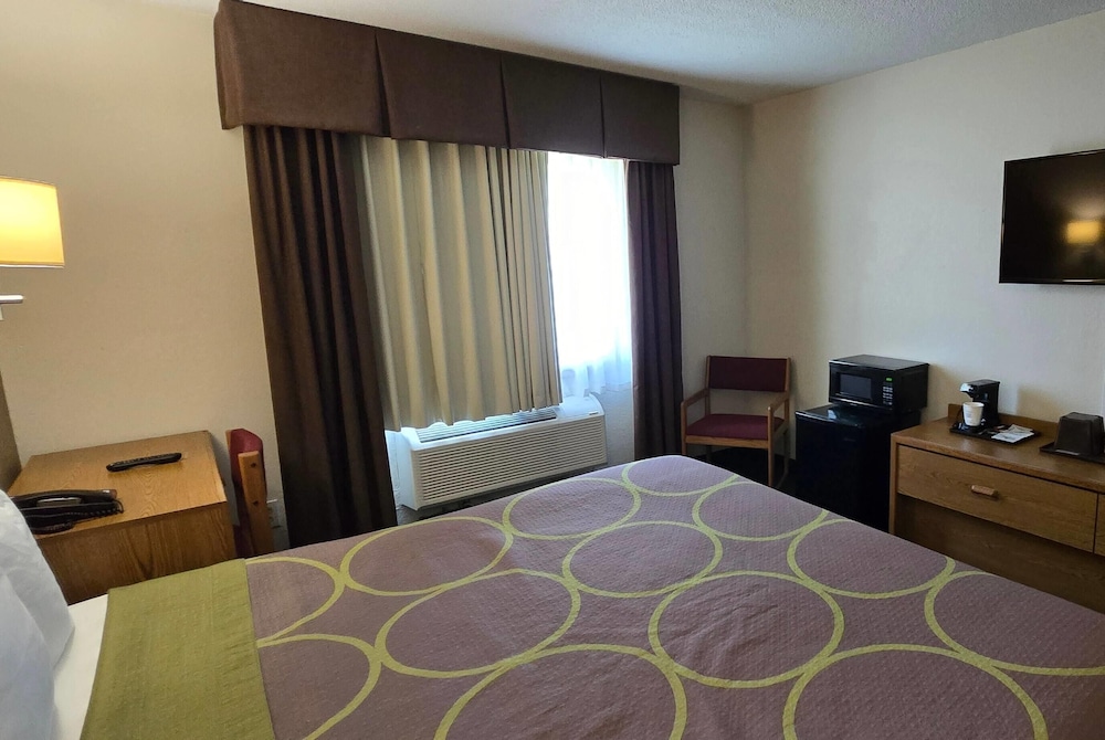 Super 8 By Wyndham Rogers Minnesota 25/42