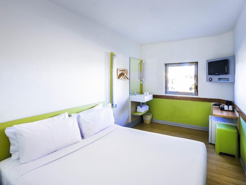ibis budget Campbelltown 30/57