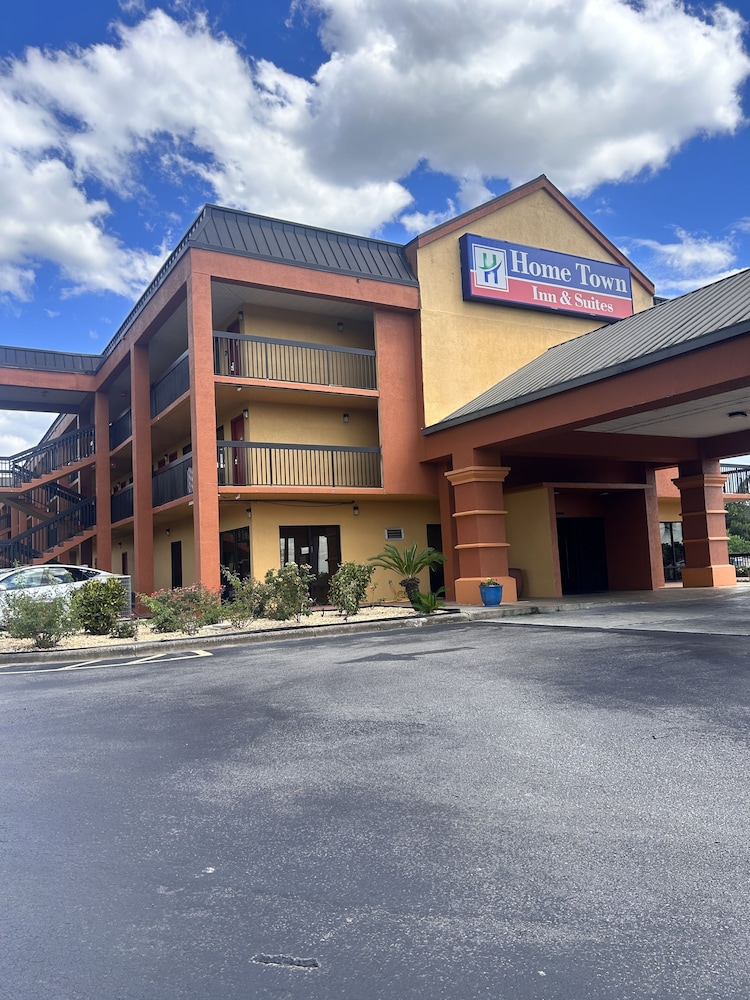 HOME TOWN INN AND SUITES in CRESTVIEW - FL