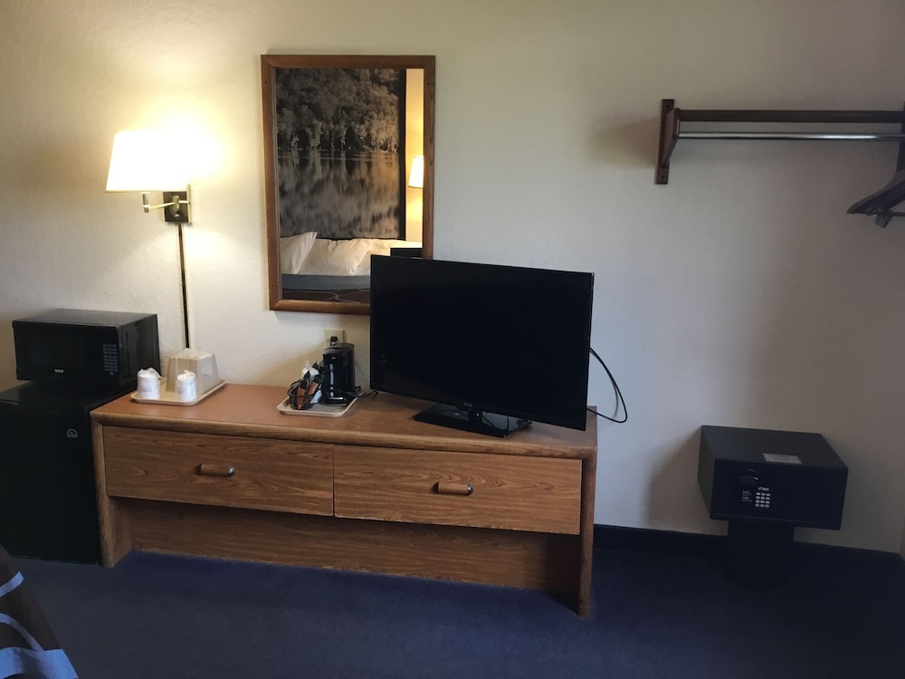 Super 8 by Wyndham Sidney NY 27/30