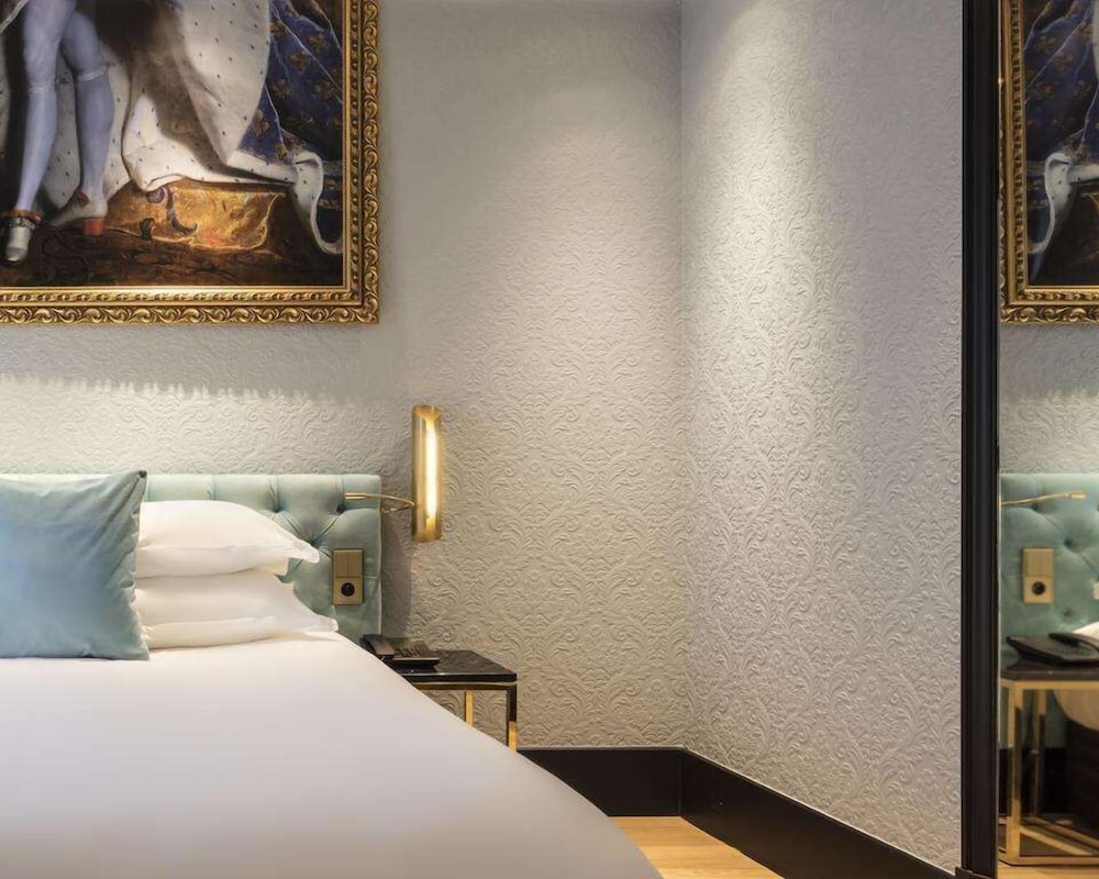Hotel Eiffel Petit Louvre 63/63