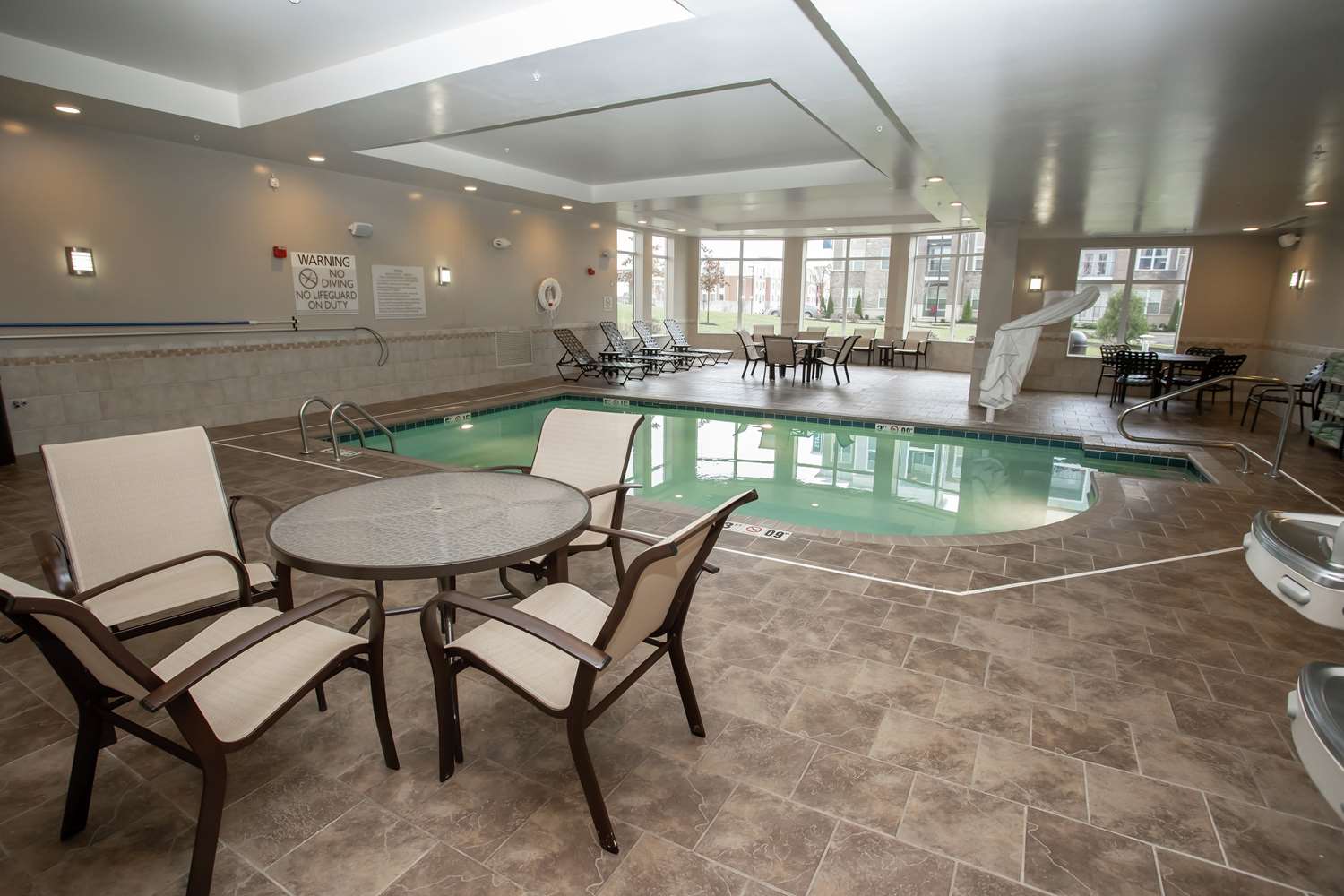 swimming pool spa