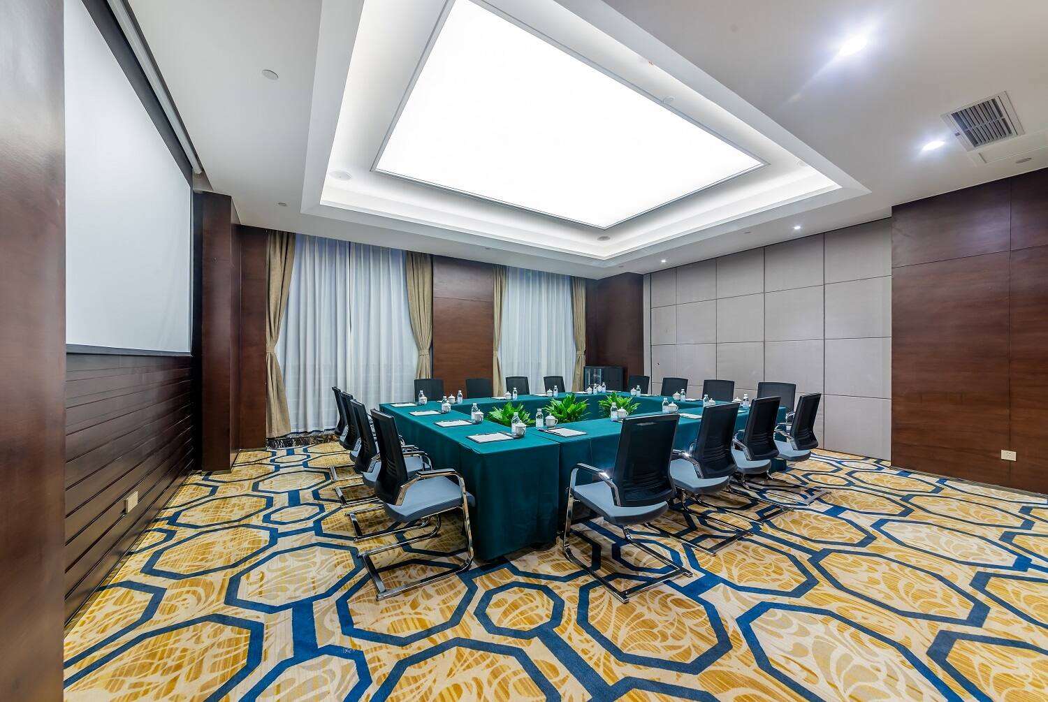 Days Hotel By Wyndham Chongqing Keyuan 13/17