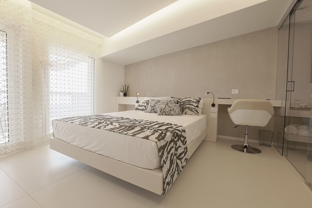 Hedoné Design Experience B&B 10/50