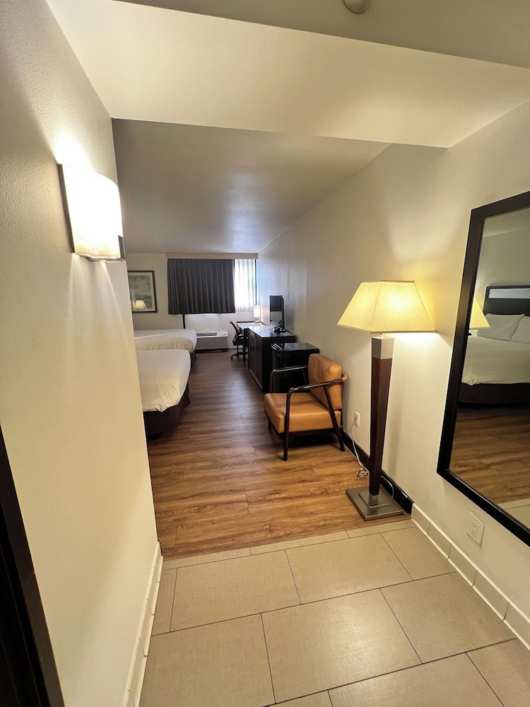 Alhambra Hotel 29/50