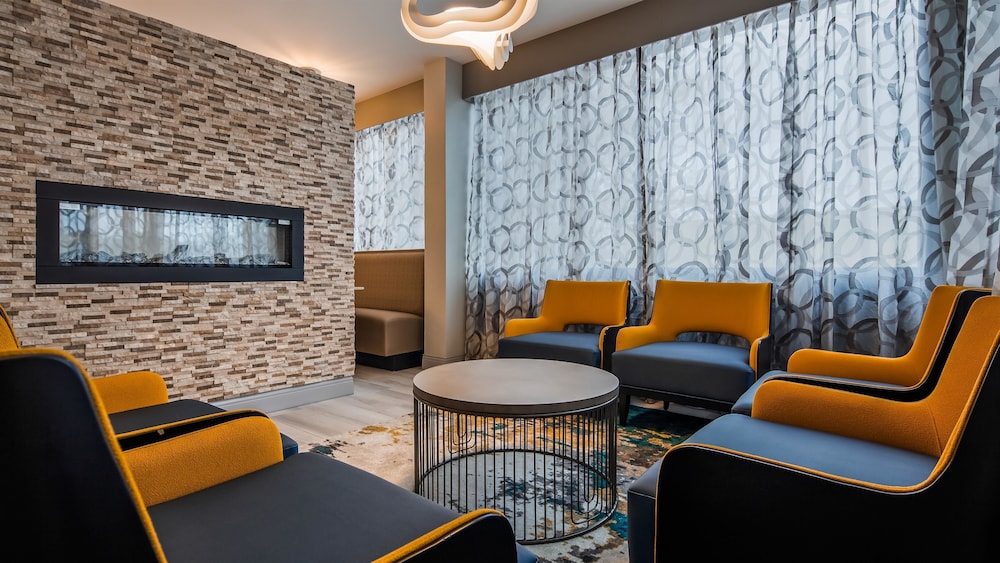 Best Western Plus Bloomington East Hotel 14/24