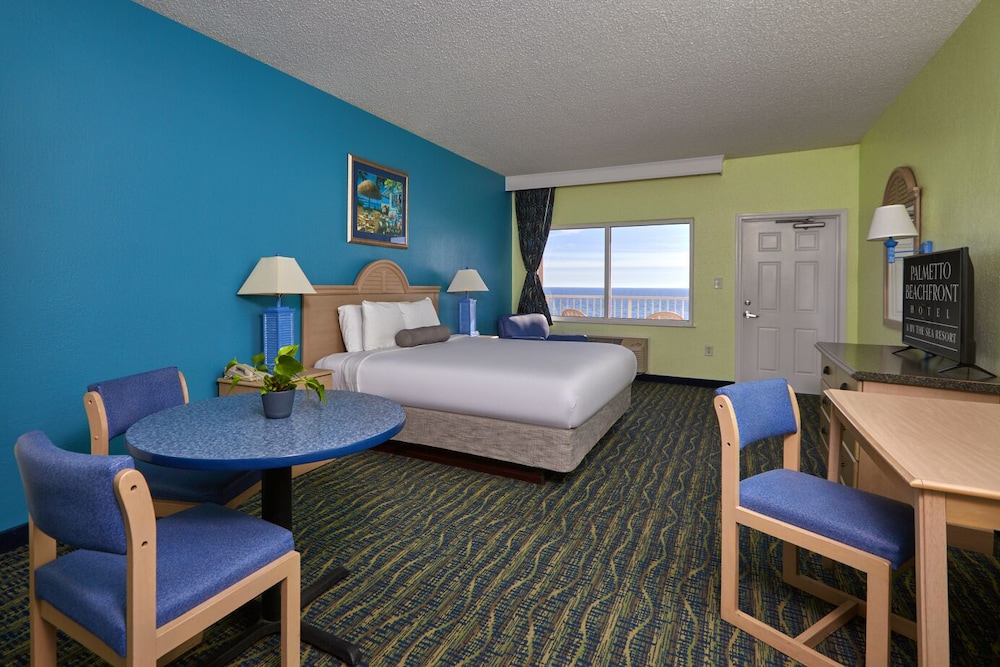 CLASSIC, KING BED, BEACH FRONT, KITCHEN