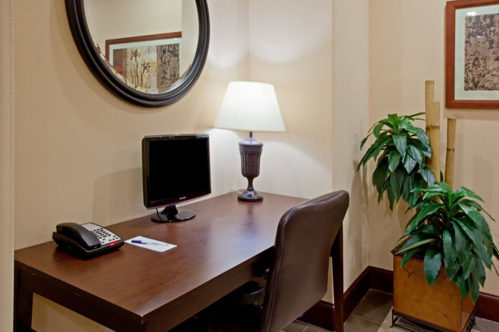 CANDLEWOOD SUITES LEAGUE CITY 35/39