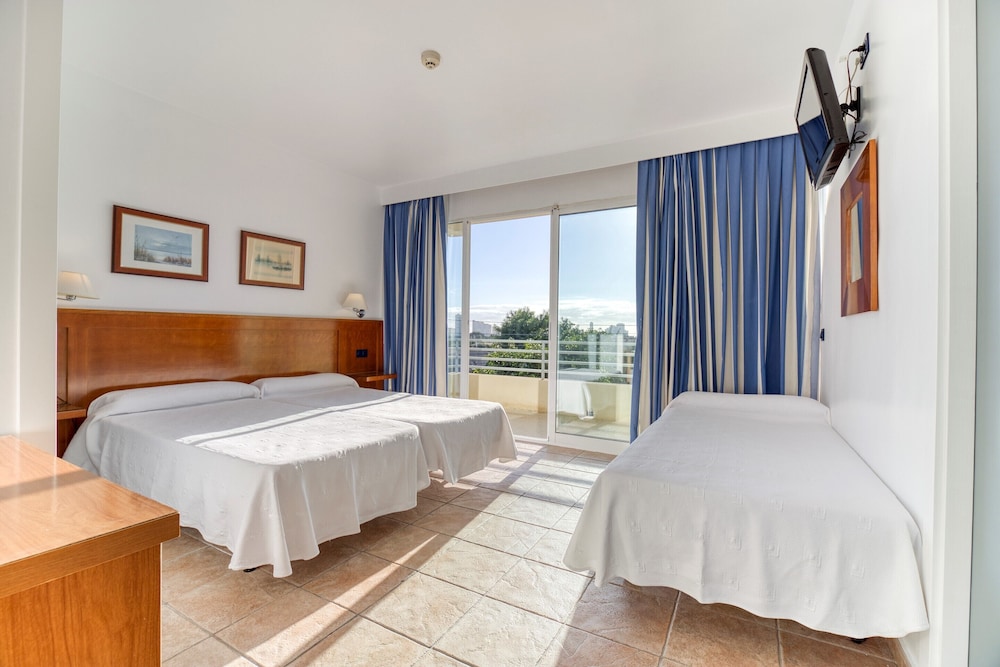 HOTEL ABRIL 12/29