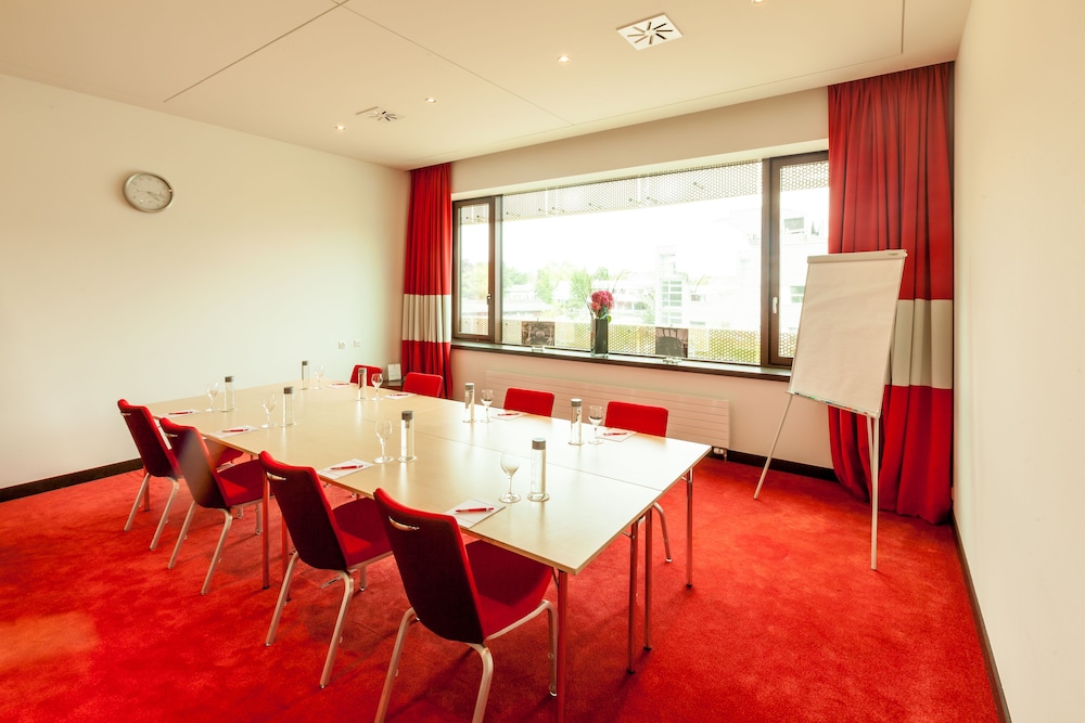 Airport Hotel Basel 37/46