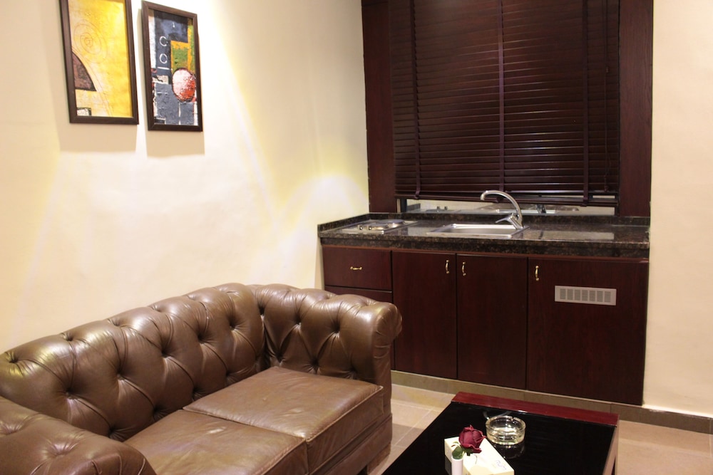 RUM HOTELS - AL WALEED 58/66