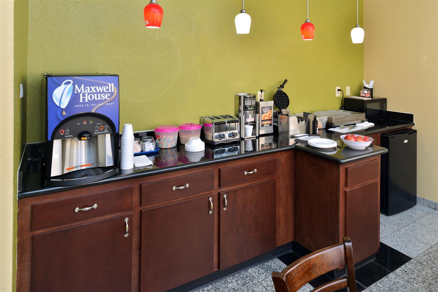 Americas Best Value Inn Suites Houston Downtown 2/10