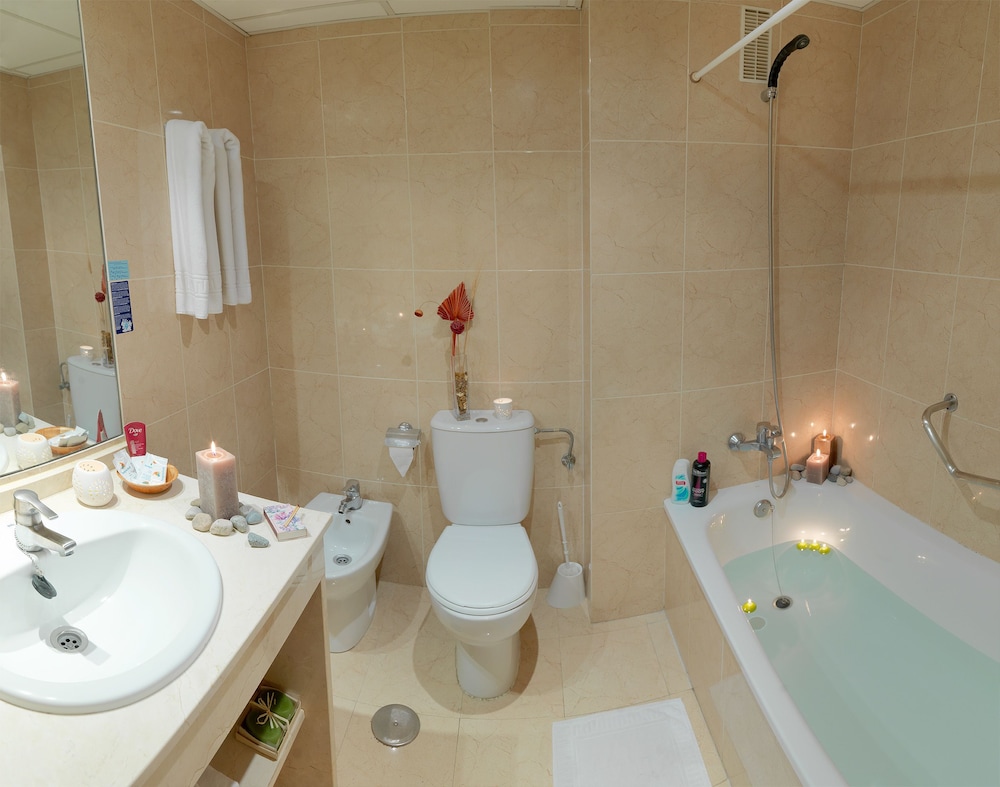 Fuengirola Beach Aparthotel 47/48