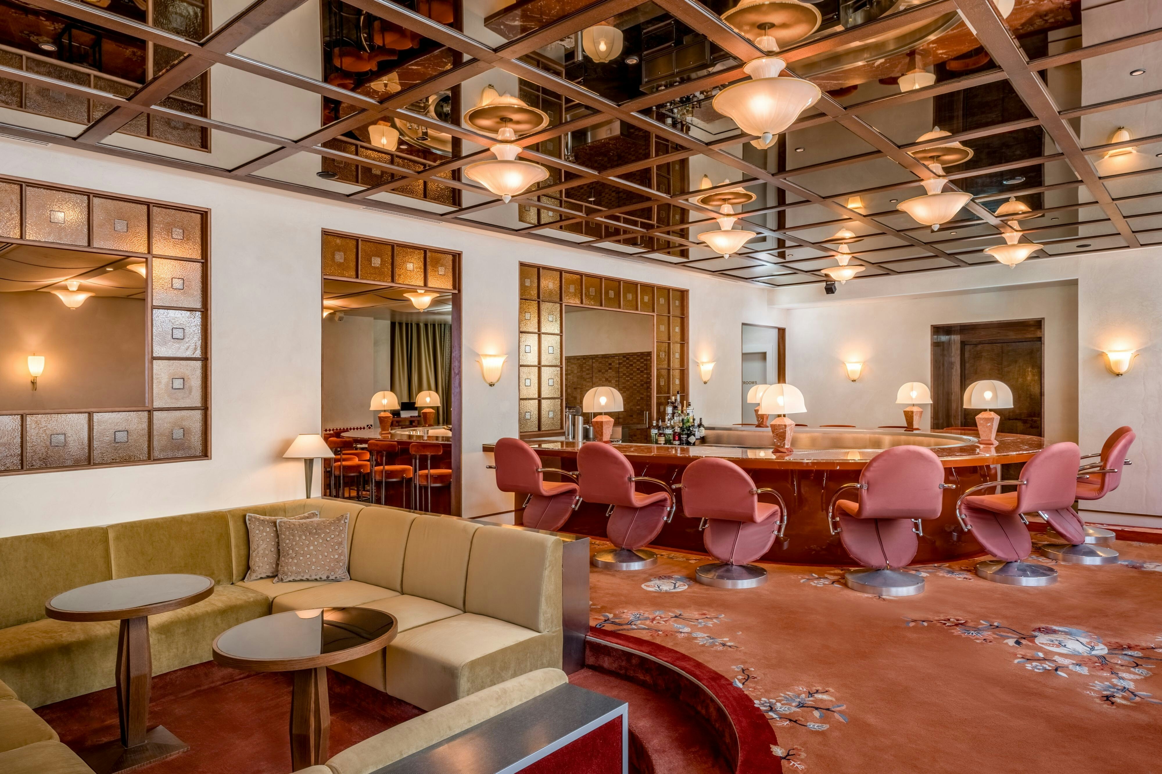 Roomers Munich, Autograph Collection 24/56