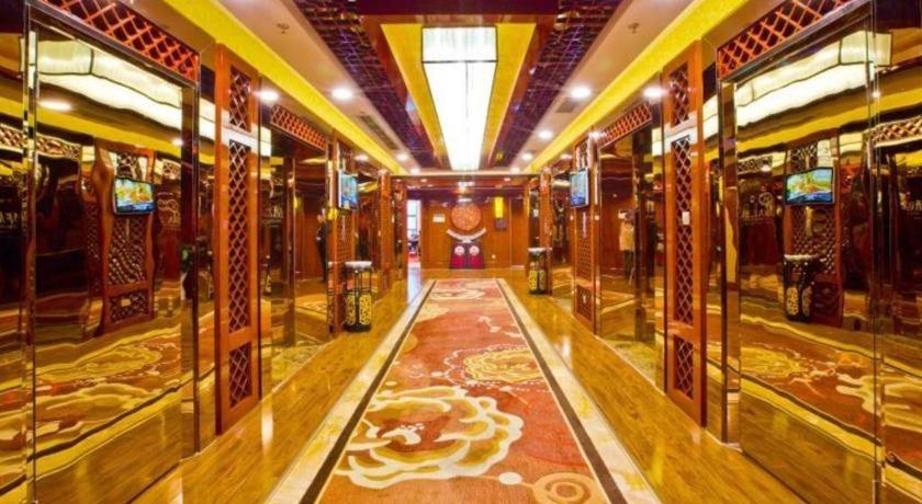 Chongqing Huachen International Hotel 51/55