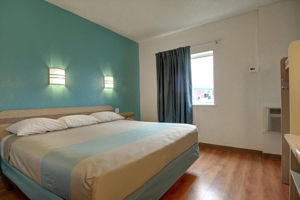 Motel6 Denison, TX 20/56