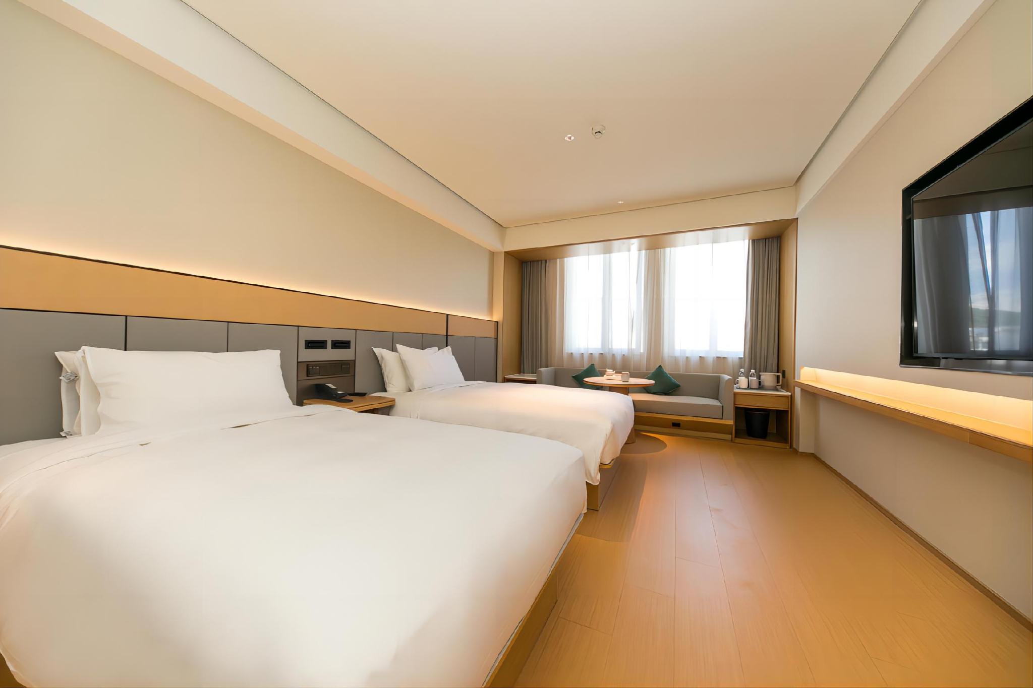 Four Seasons & Rally Hotel 17/47
