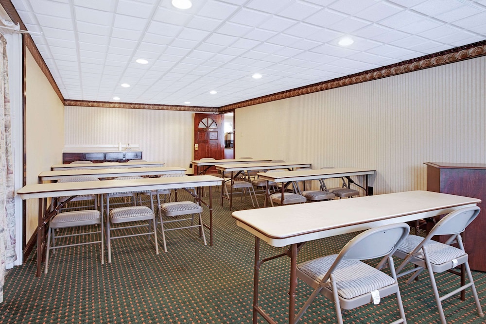 Knights Inn Mount Laurel 13/17