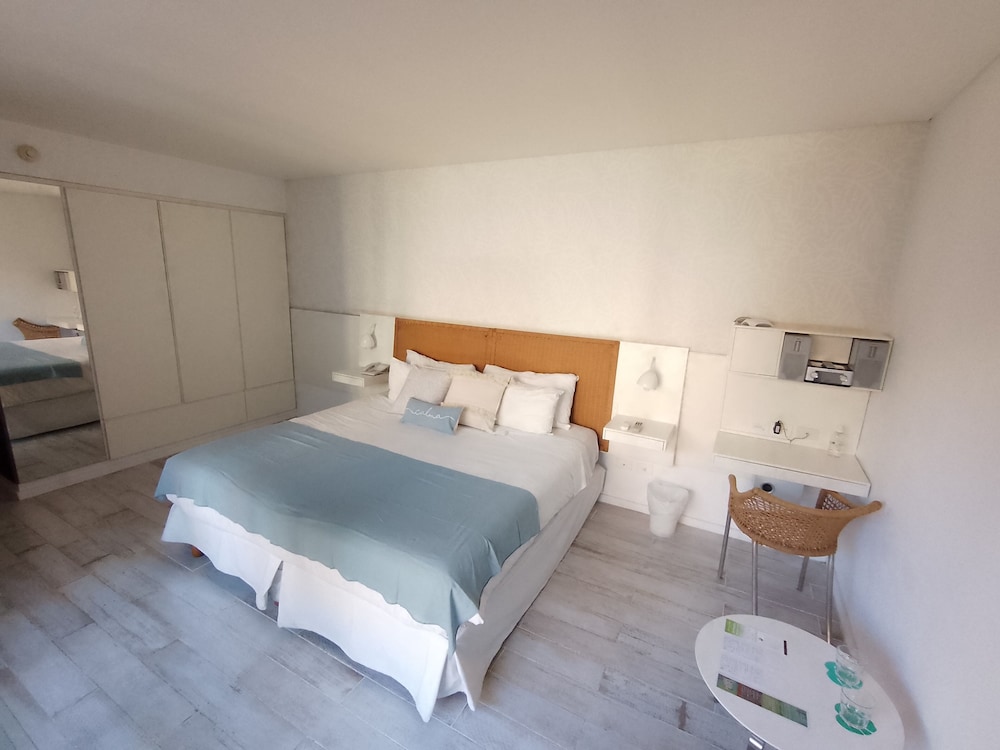CASACALMA HOTEL 11/64