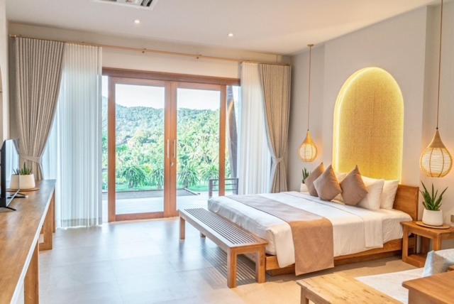 Essence, Economy, Suite, Double Bed