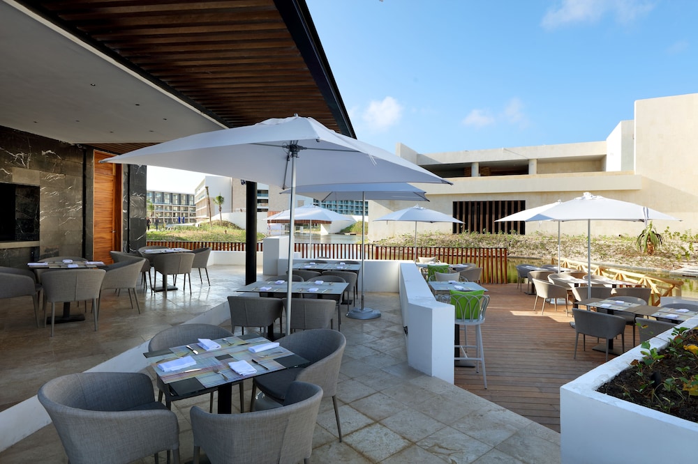 Family Selection At Grand Palladium Costa Mujeres Resort Spa All Inclusive 31/45