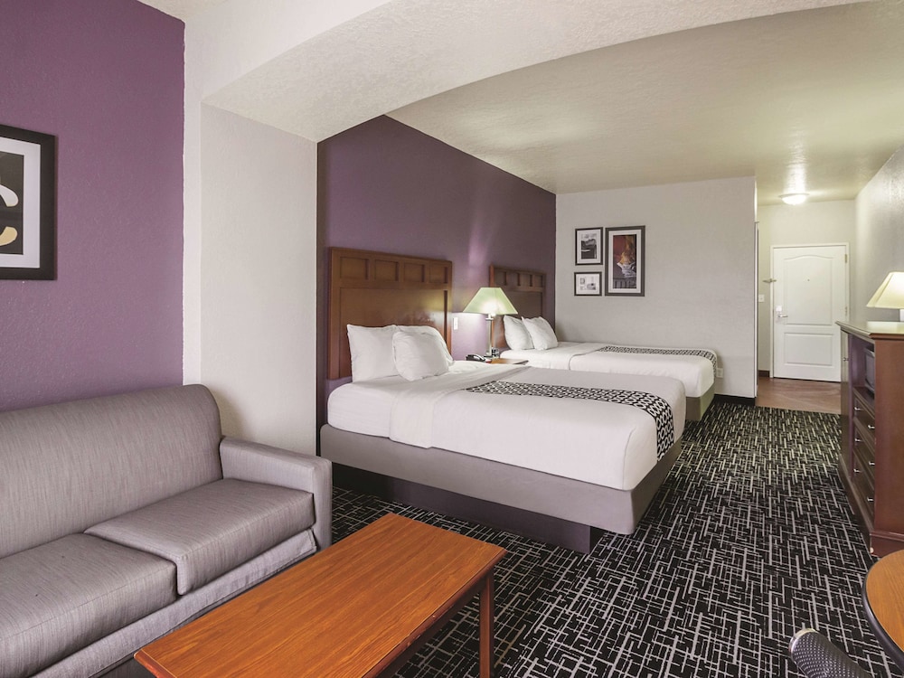 La Quinta Inn & Suites by Wyndham Bowling Green 15/51