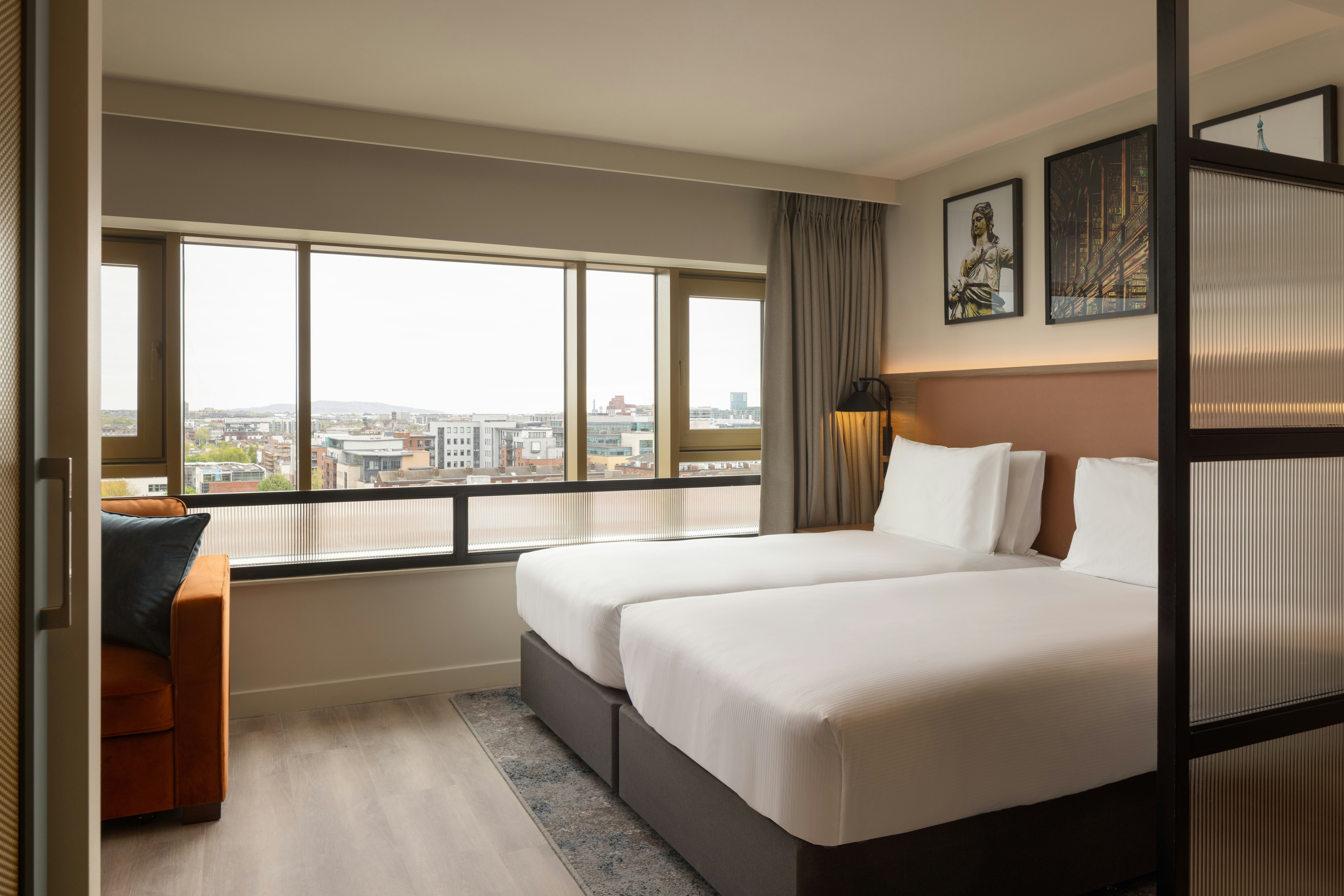 1 BEDROOM, SUITE, TWIN BEDS, CITY VIEW